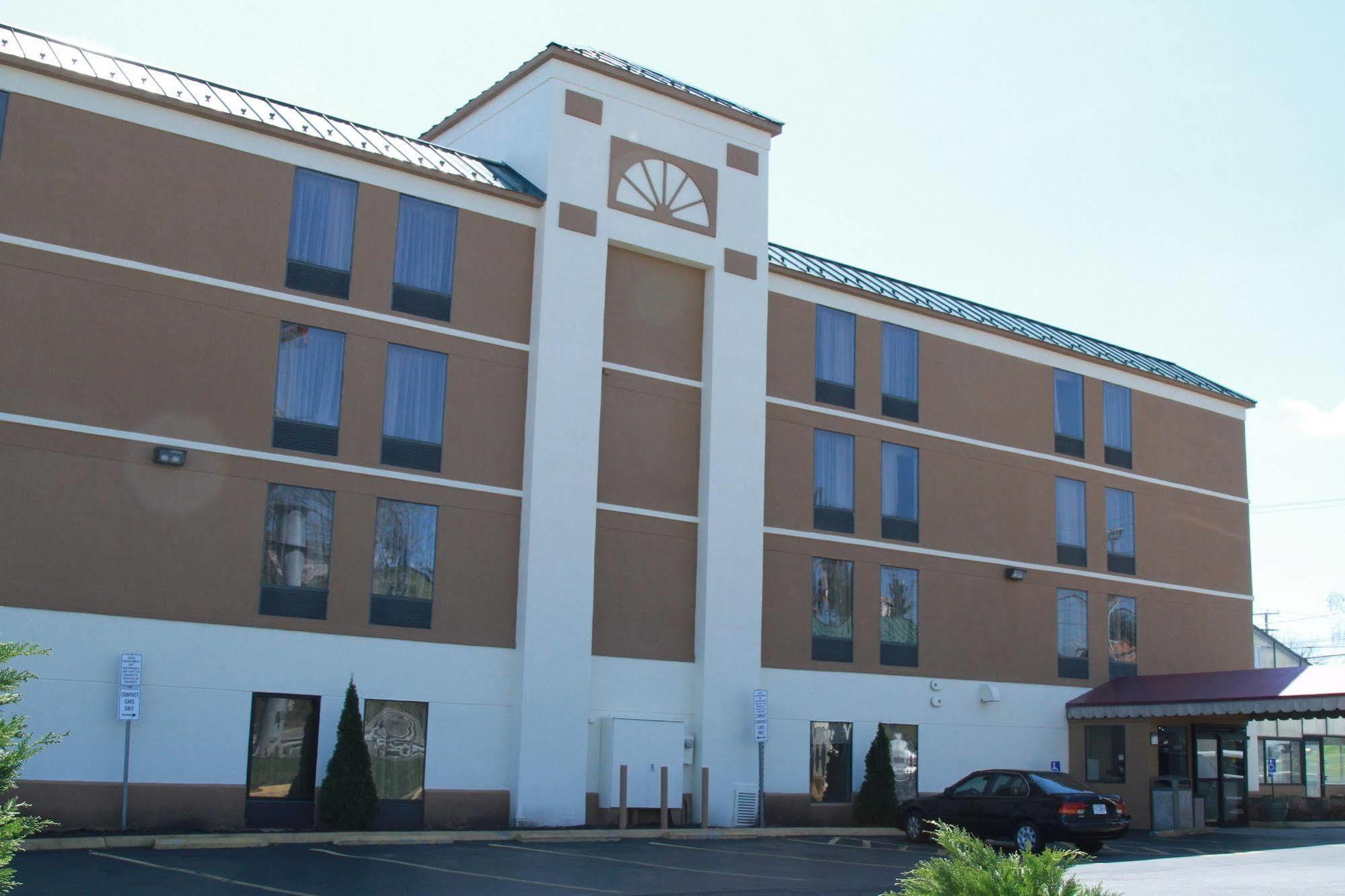 Spark By Hilton Wytheville East Main Street Exterior foto